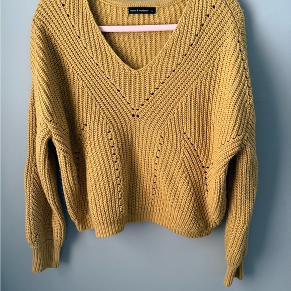 moon & madison V-Neck Sweater in Mustard Yellow - Size L - Picture 2 of 4